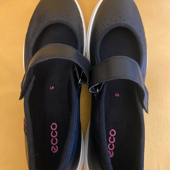 Ecco Brand Mary Jane Sense Sneakers - Picture 3 of 8